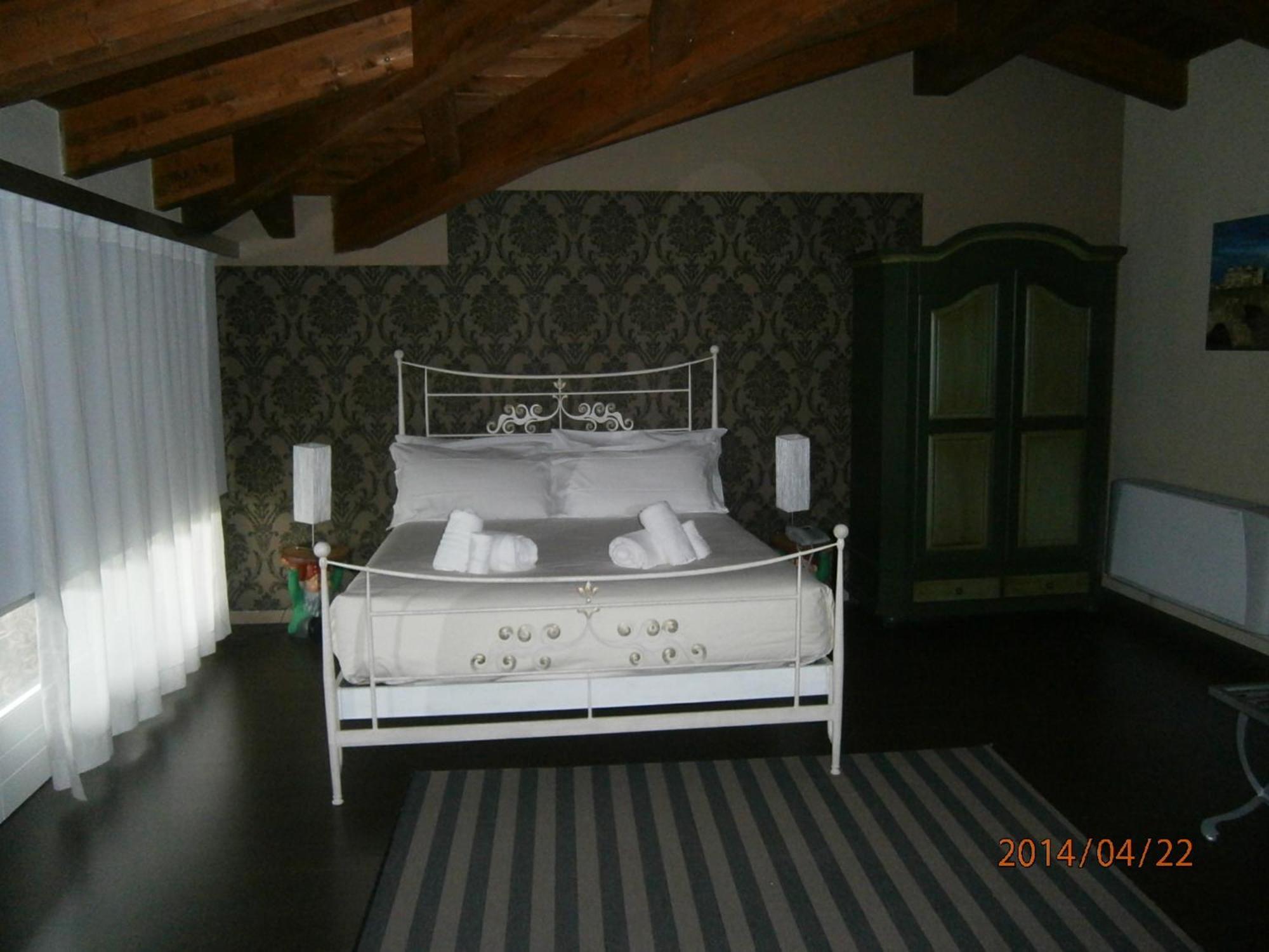 Foresteria Del Castello Torre Canavese Habitación foto